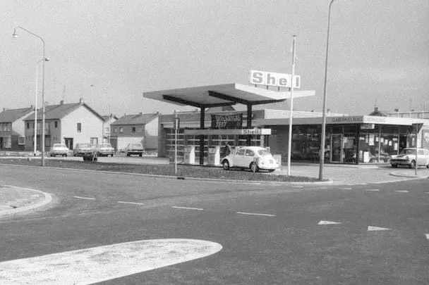 Historische foto van het Shell station van Merkelbag in Maastricht